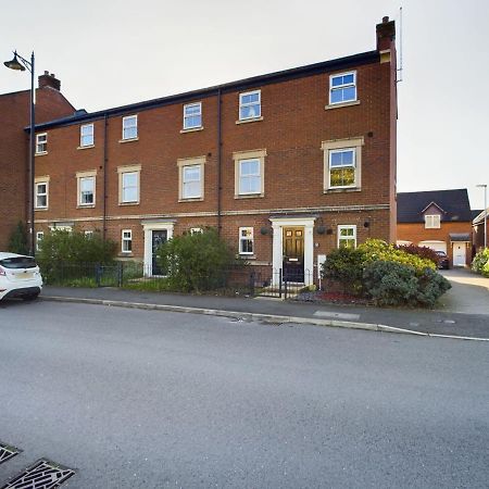 247 Serviced Accommodation In Stafford- 3Br Townhouse Eksteriør bilde