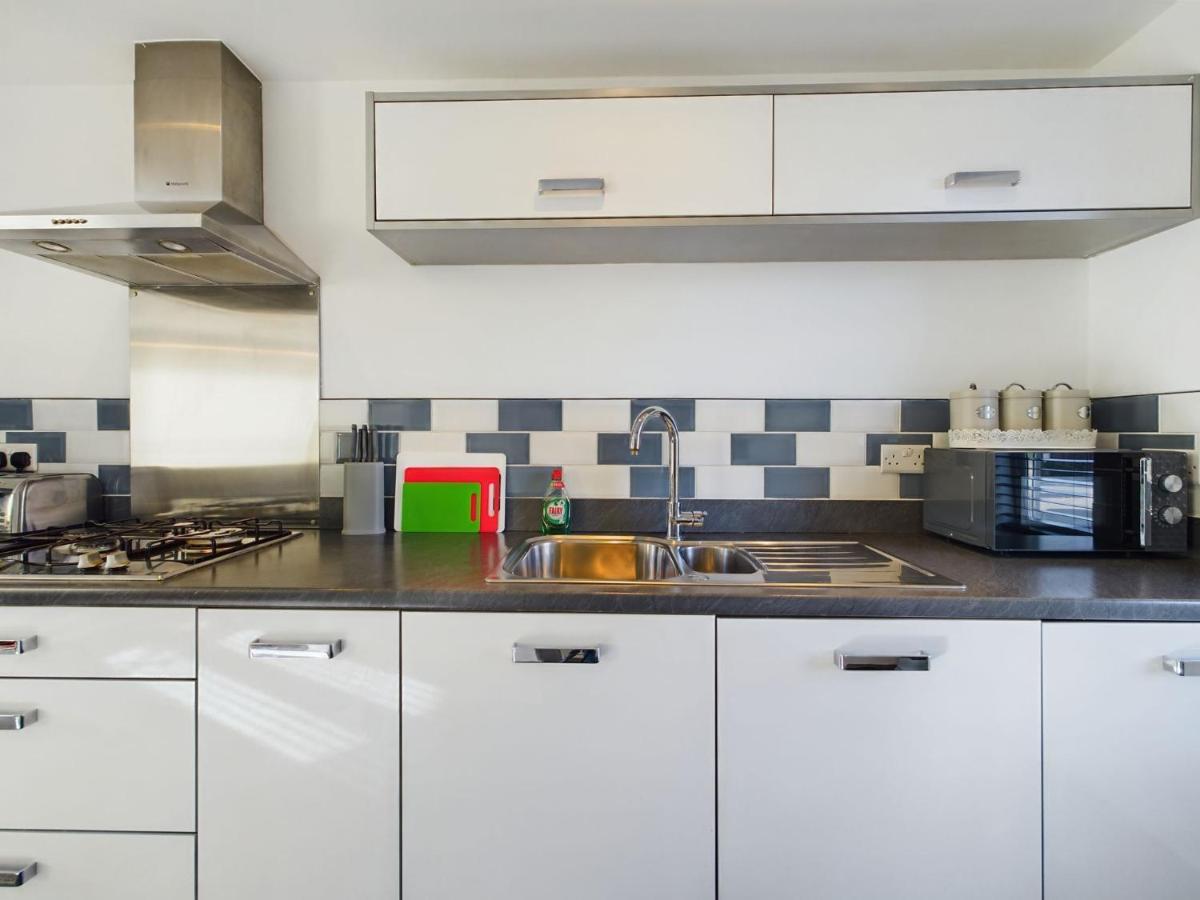 247 Serviced Accommodation In Stafford- 3Br Townhouse Eksteriør bilde