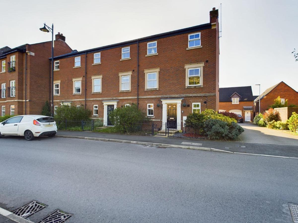 247 Serviced Accommodation In Stafford- 3Br Townhouse Eksteriør bilde