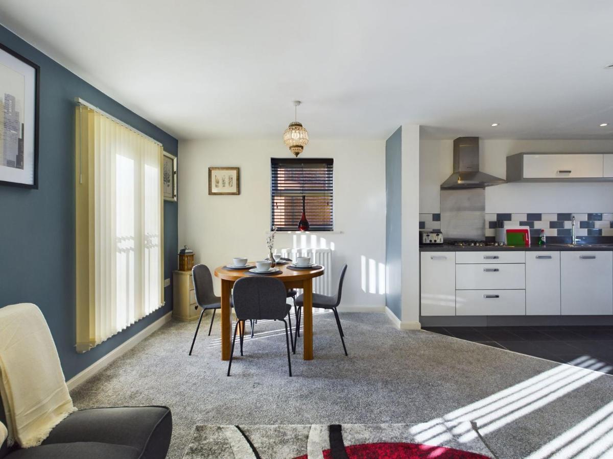 247 Serviced Accommodation In Stafford- 3Br Townhouse Eksteriør bilde